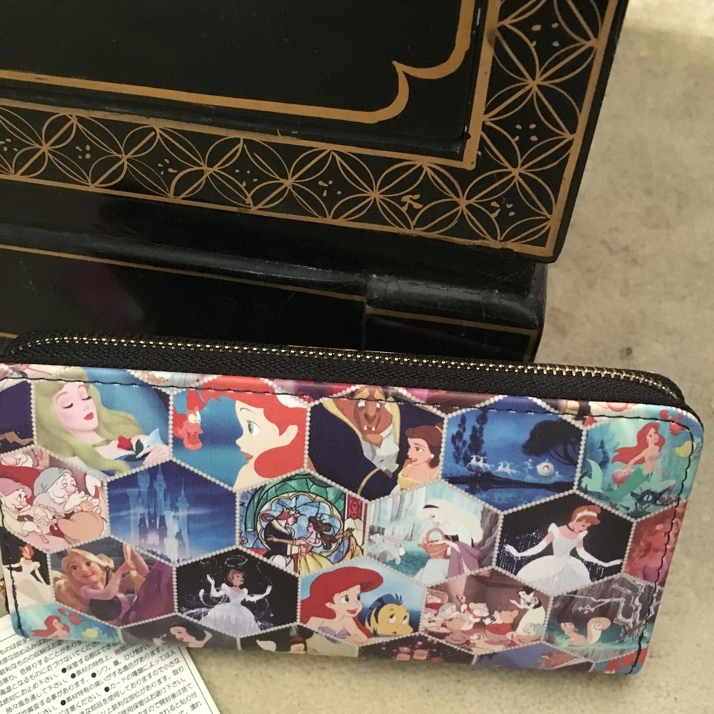 Nwt- Tokyo Disney princess long zippy wallet